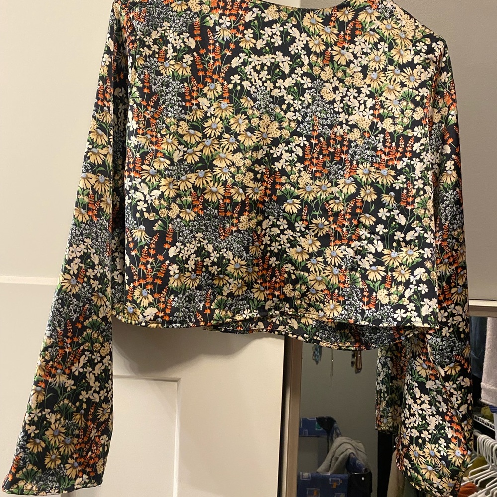 Floral long sleeve crop top from H&M